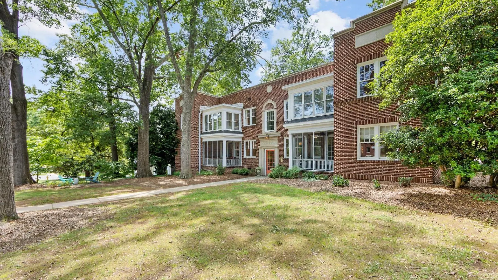 Light Filled 2 Bedroom In Myers Park With A Porch Charlotte 0*,