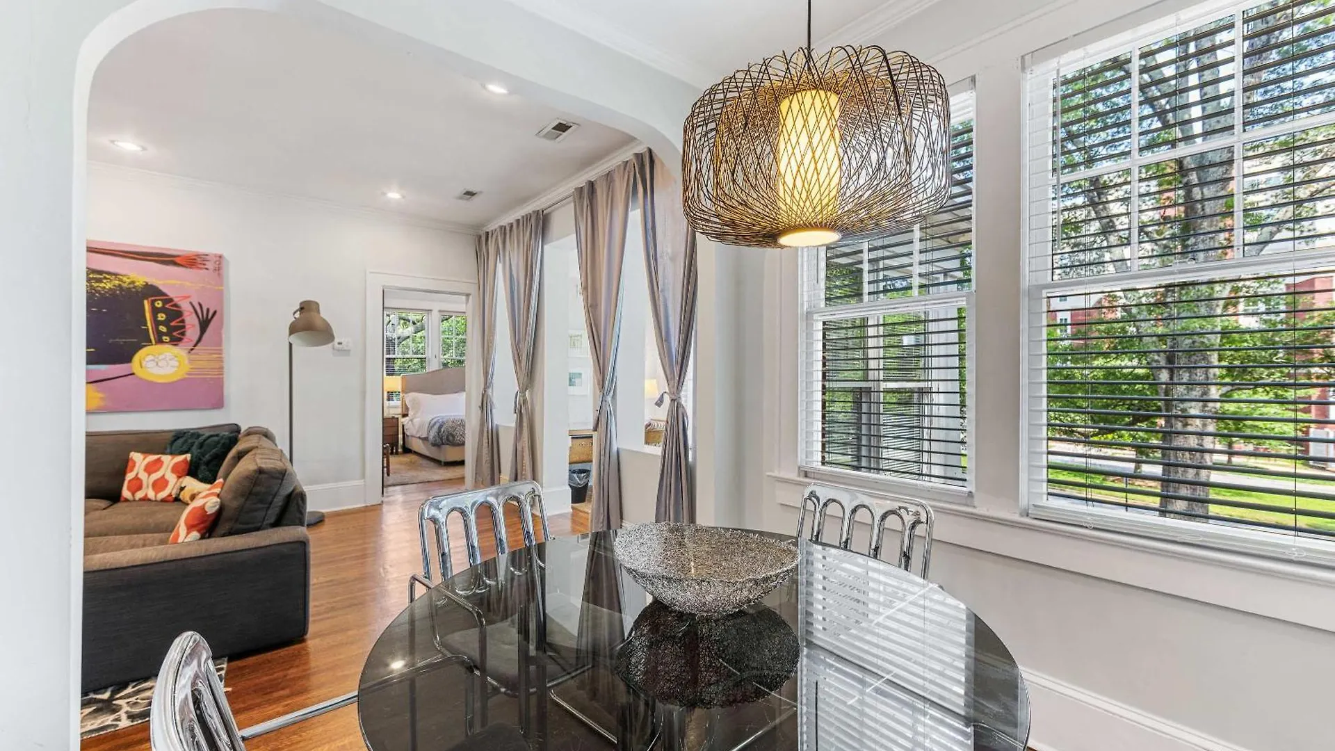 Light Filled 2 Bedroom In Myers Park With A Porch Charlotte