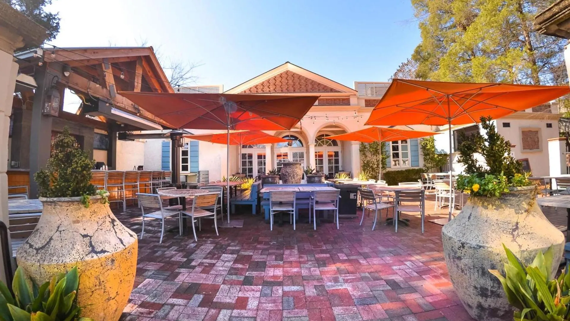 Light Filled 2 Bedroom In Myers Park With A Porch Charlotte