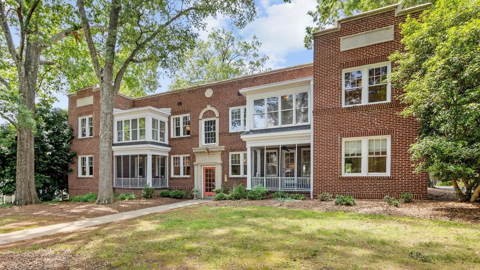 Light Filled 2 Bedroom In Myers Park With A Porch Charlotte