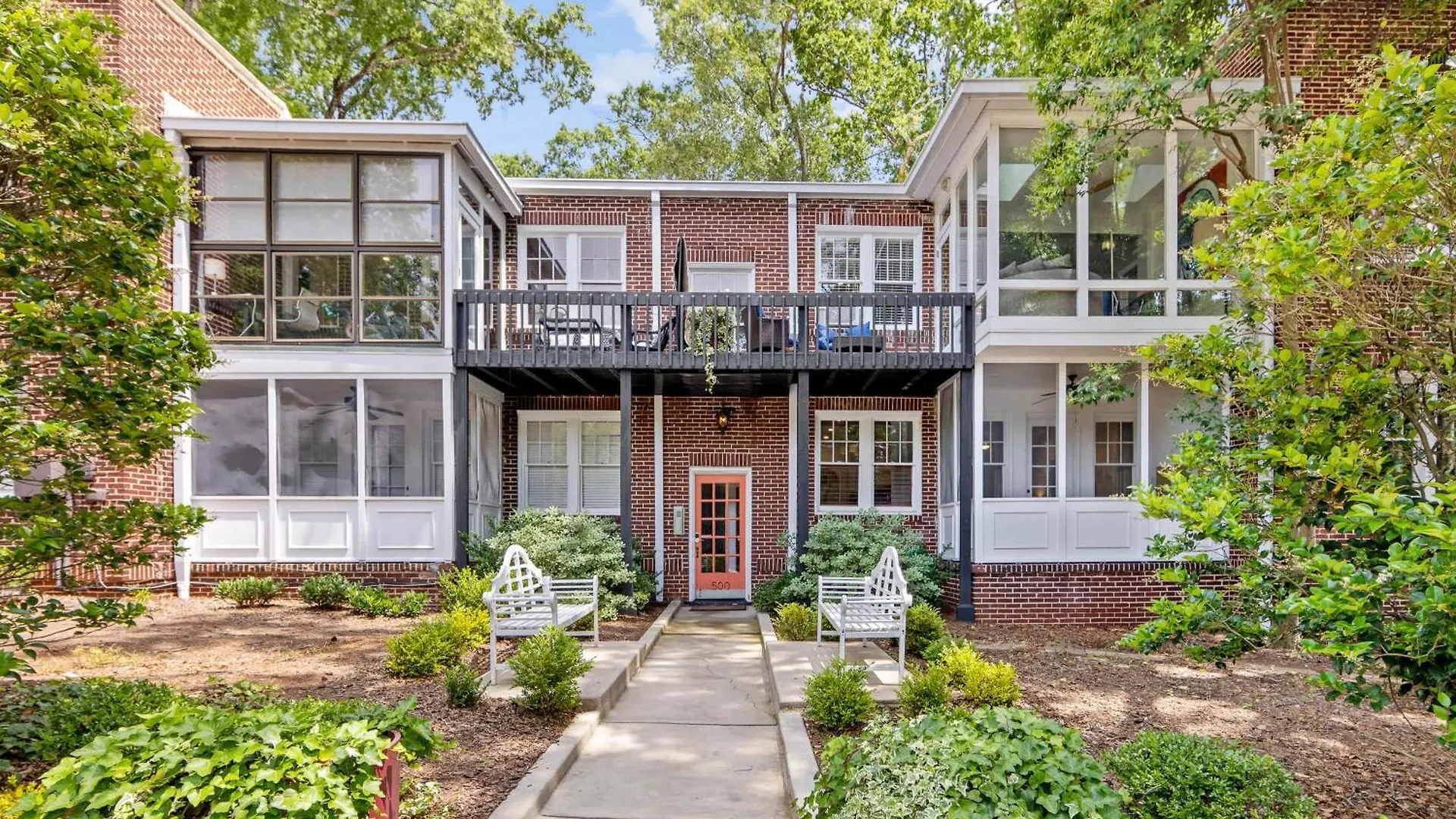Light Filled 2 Bedroom In Myers Park With A Porch Charlotte USA