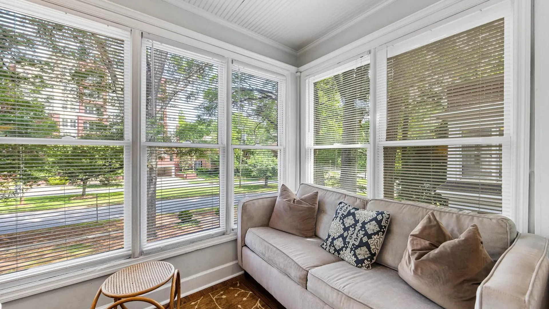 Feriehus Light Filled 2 Bedroom In Myers Park With A Porch Charlotte USA